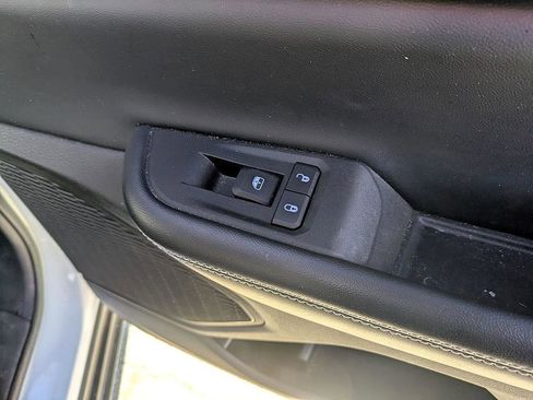 Used 2023 Jeep Grand Cherokee Altitude image 28