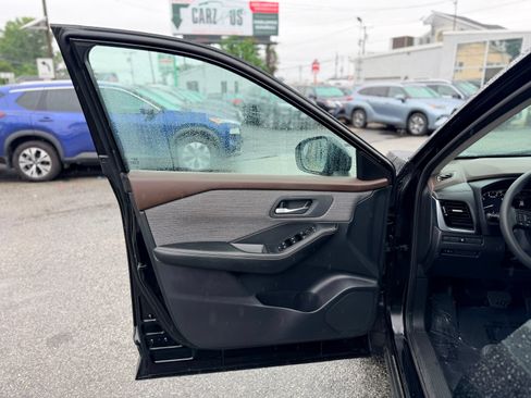 Used 2021 Nissan Rogue SV AWD/4WD image 11