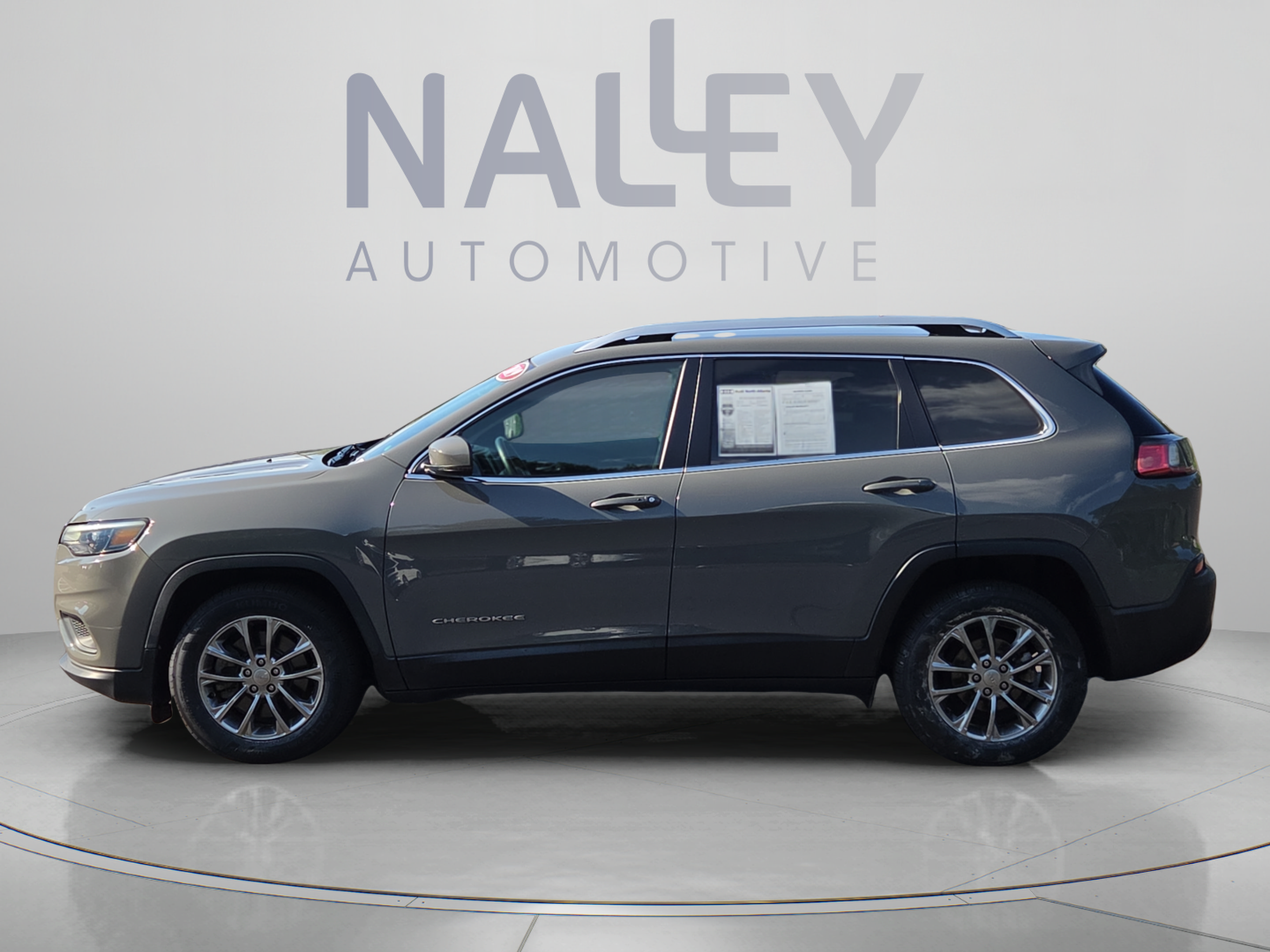 Used 2019 Jeep Cherokee Latitude Plus FWD image 2