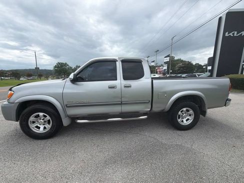 Used 2004 Toyota Tundra SR5 RWD image 2