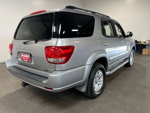 Used 2005 Toyota Sequoia SR5 RWD image 3