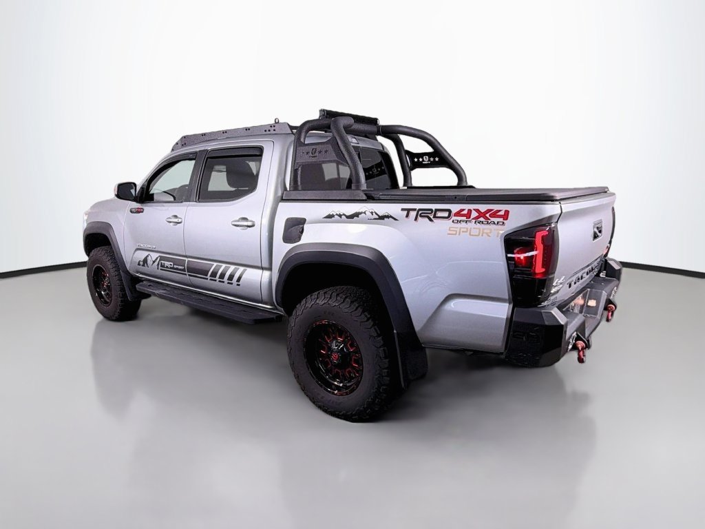 Used 2023 Toyota Tacoma TRD Off-Road AWD/4WD image 4