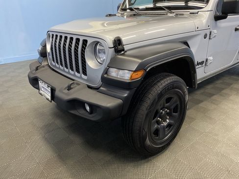 Certified 2022 Jeep Gladiator Sport image 49