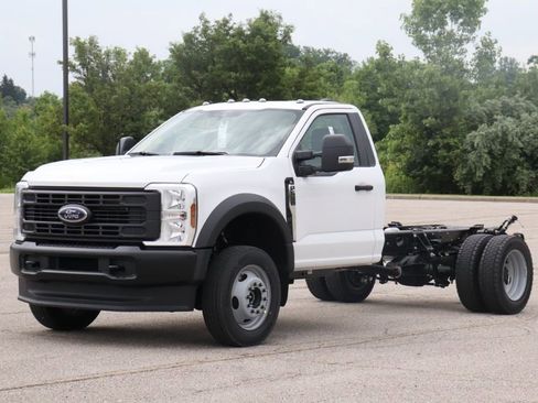 New 2025 Ford F550 4x4 Regular Cab Super Duty image 3