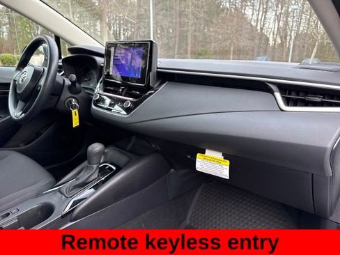 Used 2025 Toyota Corolla LE image 26