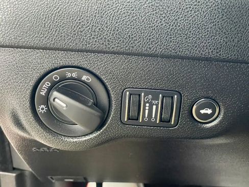 Used 2023 Dodge Charger SXT image 34