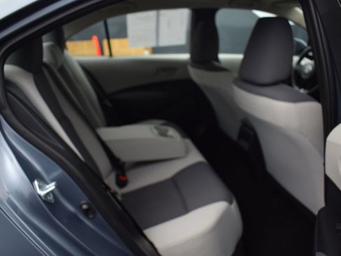 Used 2025 Toyota Corolla LE FWD image 11