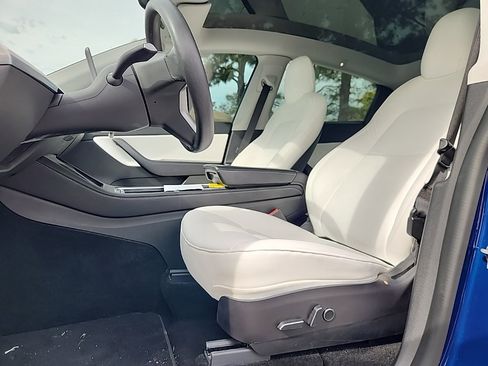 Used 2022 Tesla Model Y Performance image 2