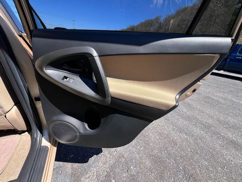 Used 2011 Toyota RAV4 4WD w/ Base L4 Extra Value Pkg image 21