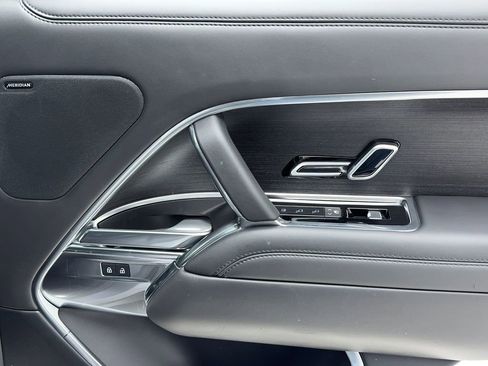 Used 2023 Land Rover Range Rover SE image 53