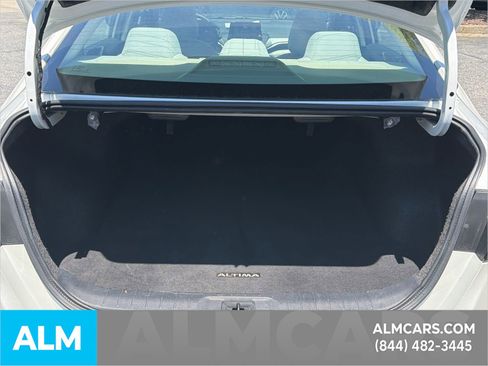 Used 2025 Nissan Altima 2.5 SV FWD image 21