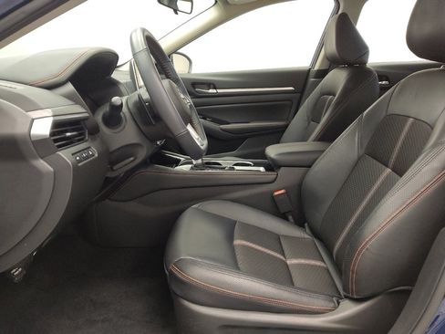 Used 2024 Nissan Altima 2.5 SR FWD image 17