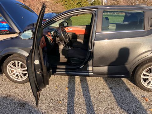 Used 2016 Chevrolet Sonic LT w/ Fun and Sun Package image 9