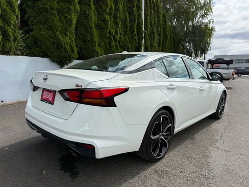 Used 2025 Nissan Altima 2.5 SR FWD image 9