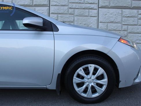 Used 2015 Toyota Corolla L image 11