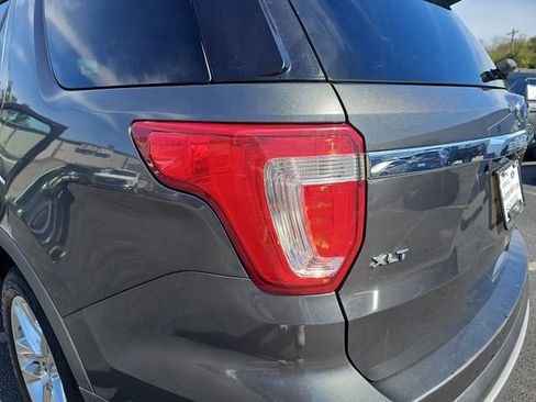 Used 2017 Ford Explorer XLT w/ Equipment Group 202A image 35