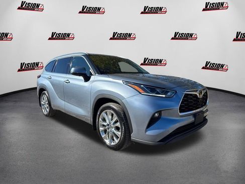 Used 2021 Toyota Highlander Limited image 3