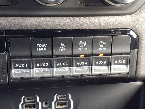 Used 2022 RAM 2500 Laramie w/ Night Edition AWD/4WD image 22