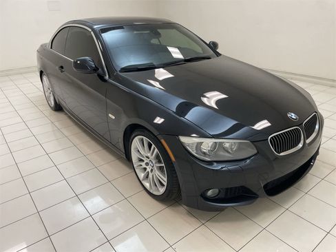 Used 2013 BMW 335i Convertible image 25