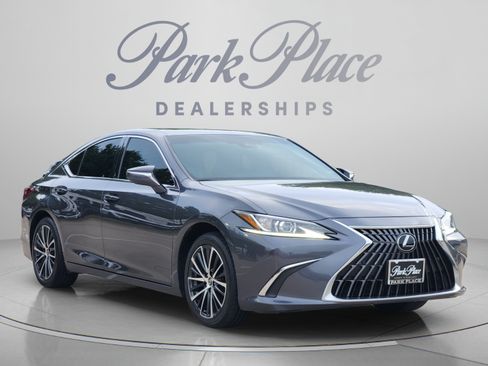 Used 2024 Lexus ES 350 w/ Premium Package FWD image 4