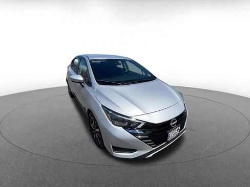 Used 2025 Nissan Versa SV FWD image 3