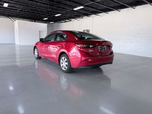 Used 2017 MAZDA MAZDA3 Sport FWD image 4