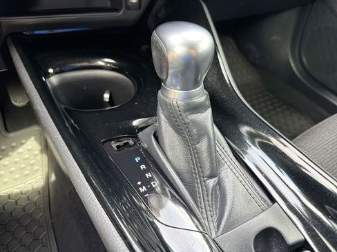 Used 2019 Toyota C-HR XLE FWD image 17