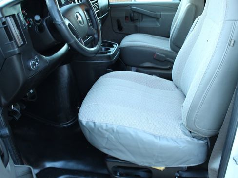 Used 2016 Chevrolet Express 3500 image 16