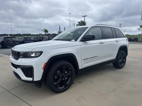 New 2026 Jeep Grand Cherokee Limited w/ Limited Altitude Package RWD image 3