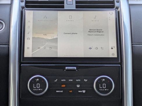 New 2025 Land Rover Discovery Dynamic SE image 12