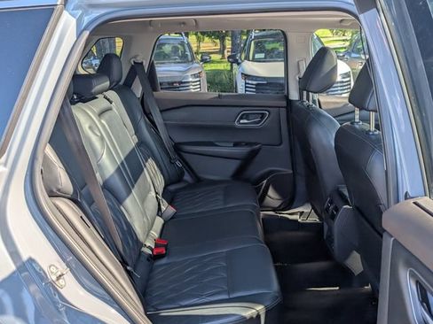 Used 2021 Nissan Rogue Platinum AWD/4WD image 12