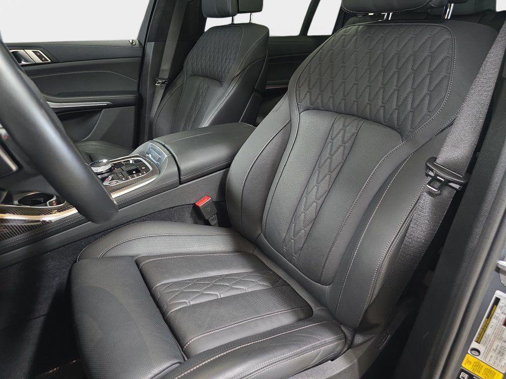 Used 2024 BMW X7 M60i w/ Executive Package AWD/4WD image 17