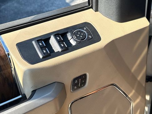 Used 2019 Ford F150 Lariat AWD/4WD image 22