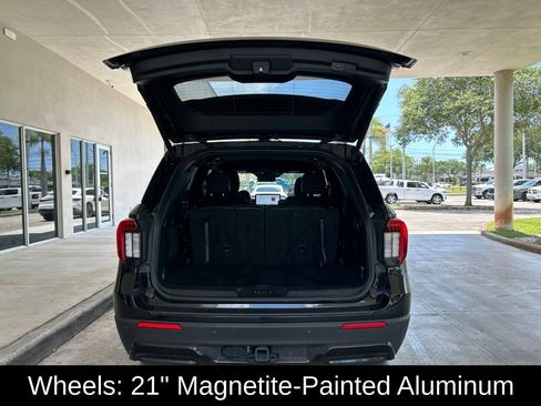 Used 2026 Ford Explorer ST-Line w/ ST-Line Street Pack RWD image 32