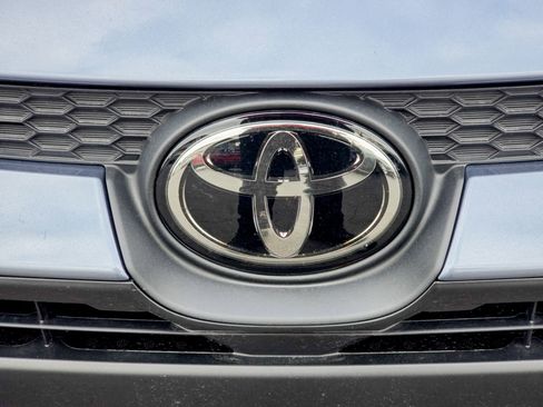 Used 2025 Toyota Corolla LE image 3