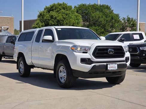 Used 2021 Toyota Tacoma SR w/ SR Convenience Package image 2