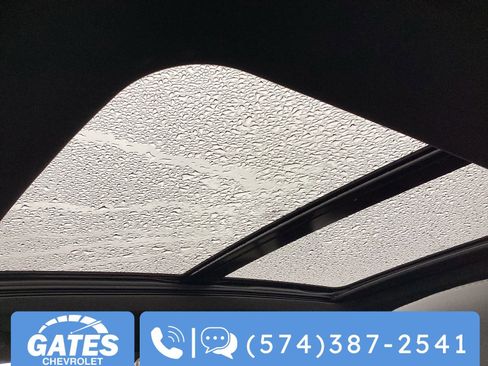 Used 2025 Cadillac XT6 Premium Luxury image 4