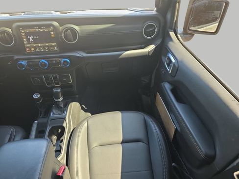 Used 2021 Jeep Wrangler Unlimited Sahara AWD/4WD image 15