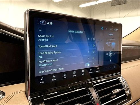 Used 2024 Lincoln Navigator Reserve image 37