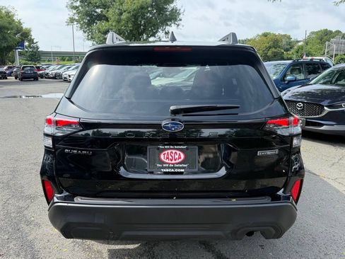 Used 2025 Subaru Forester Premium AWD/4WD image 6