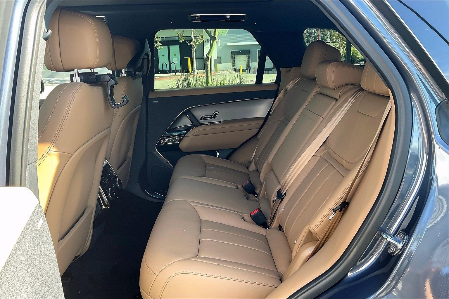 New 2026 Land Rover Range Rover Sport SE AWD/4WD image 16