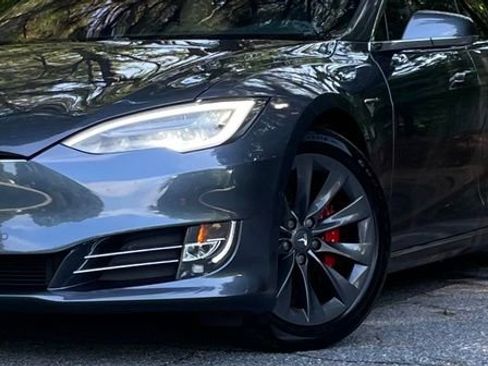Used 2020 Tesla Model S Performance AWD/4WD image 2