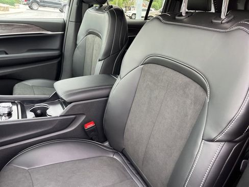 New 2026 Jeep Grand Cherokee Altitude AWD/4WD image 5