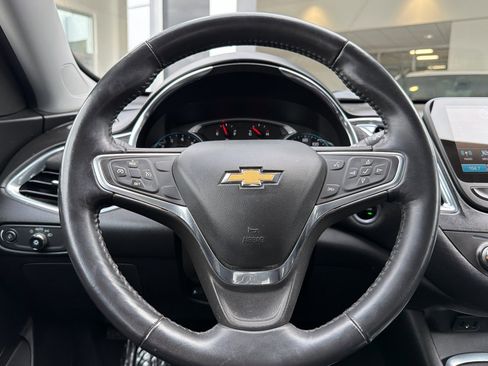 Used 2017 Chevrolet Malibu LT image 22