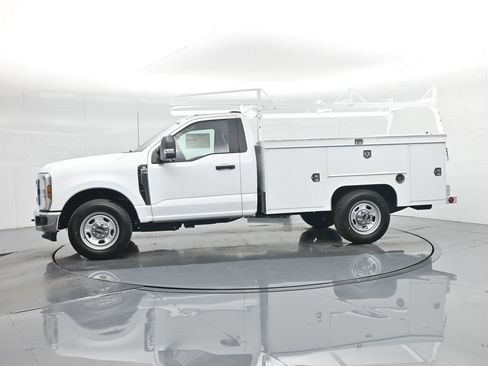 New 2025 Ford F350 XL w/ XL Chrome Package image 27