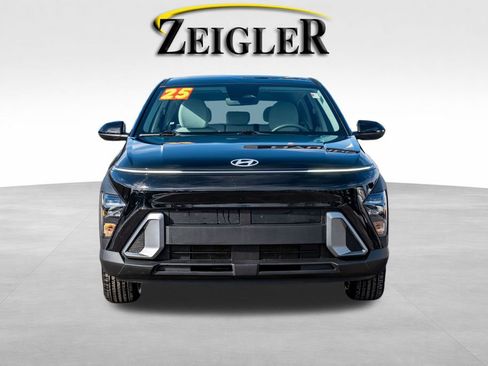 Certified 2025 Hyundai Kona SE image 2