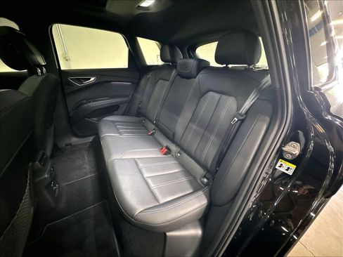 Used 2024 Audi Q4 e-tron Premium Plus w/ Premium Plus AWD/4WD image 27