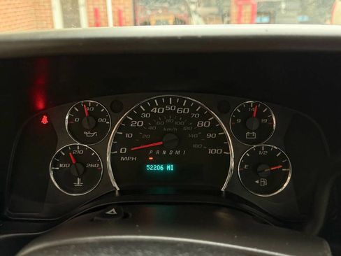 Used 2016 Chevrolet Express 2500 Extended image 11