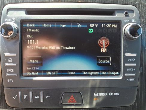 Used 2017 Chevrolet Traverse LT w/ Style and Technology Package image 20