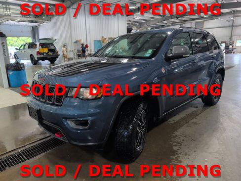Used 2021 Jeep Grand Cherokee Trailhawk AWD/4WD image 6